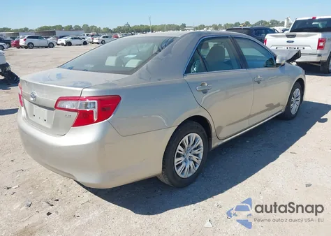 2014 Toyota Camry Le z USA, uszkodzony, nr VIN 4T4BF1FK3ER423467